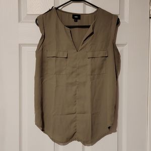 Green split neck tank